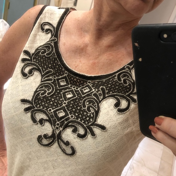 FREE with purchase: Chelsea & Violet tank, cream w/ embroidery, tank, Sz S - Picture 3 of 11